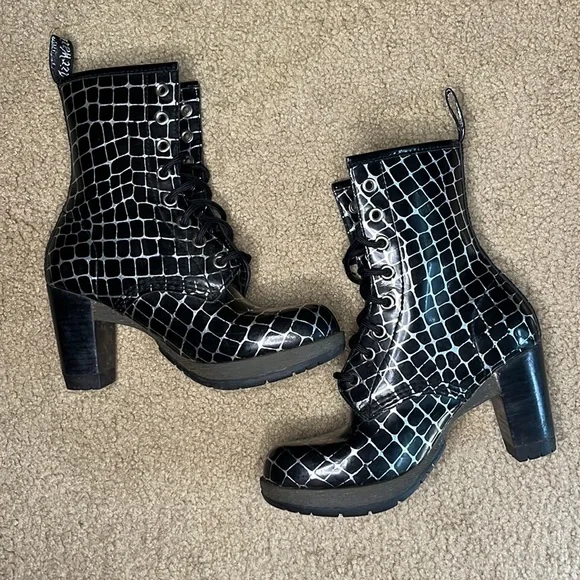 Rare Dr. Martens Darcie Black and Silver Size 6 - Picture 10 of 10